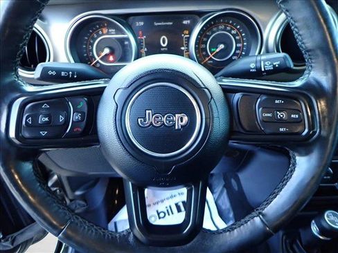 Used 2021 Jeep Gladiator Willys image 11