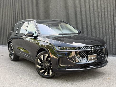 New 2026 Lincoln Nautilus Black Label w/ Jet Appearance Package AWD/4WD image 9