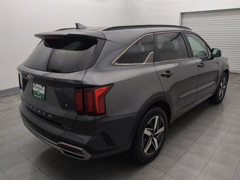 Used 2021 Kia Sorento S FWD image 9