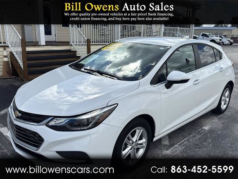 Used 2017 Chevrolet Cruze LT w/ Convenience Package FWD image 1