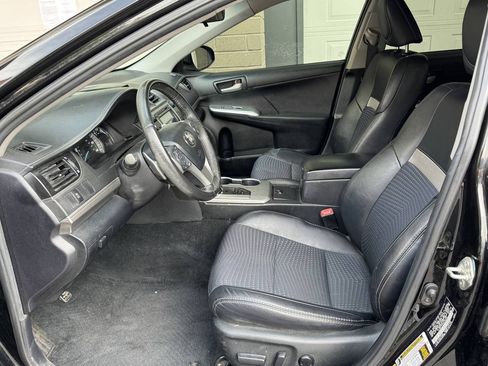 Used 2012 Toyota Camry SE FWD image 10
