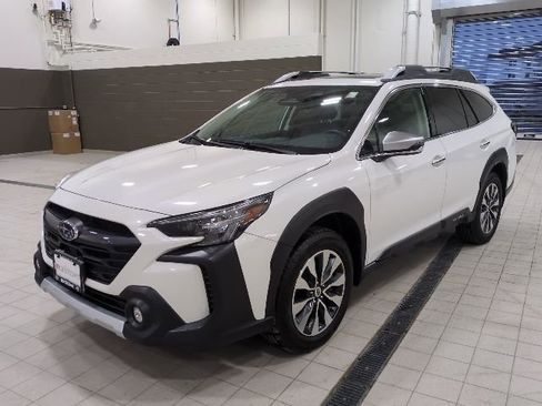 Used 2023 Subaru Outback Touring XT image 3
