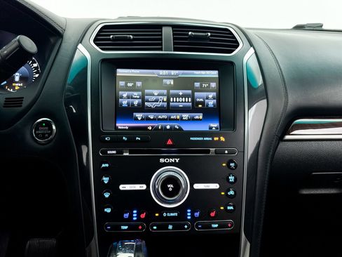 Used 2016 Ford Explorer Platinum AWD/4WD image 19