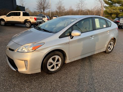 Used 2014 Toyota Prius Two image 3