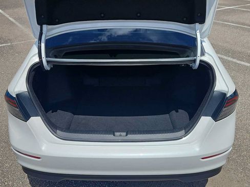 Certified 2025 Honda Accord LX image 19