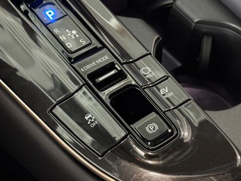 New 2026 Toyota Crown Signia image 26