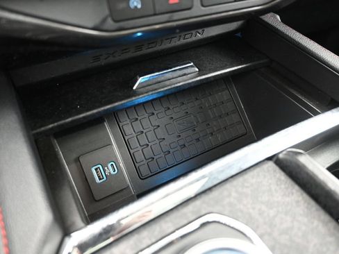 Certified 2023 Ford Expedition Limited AWD/4WD image 18