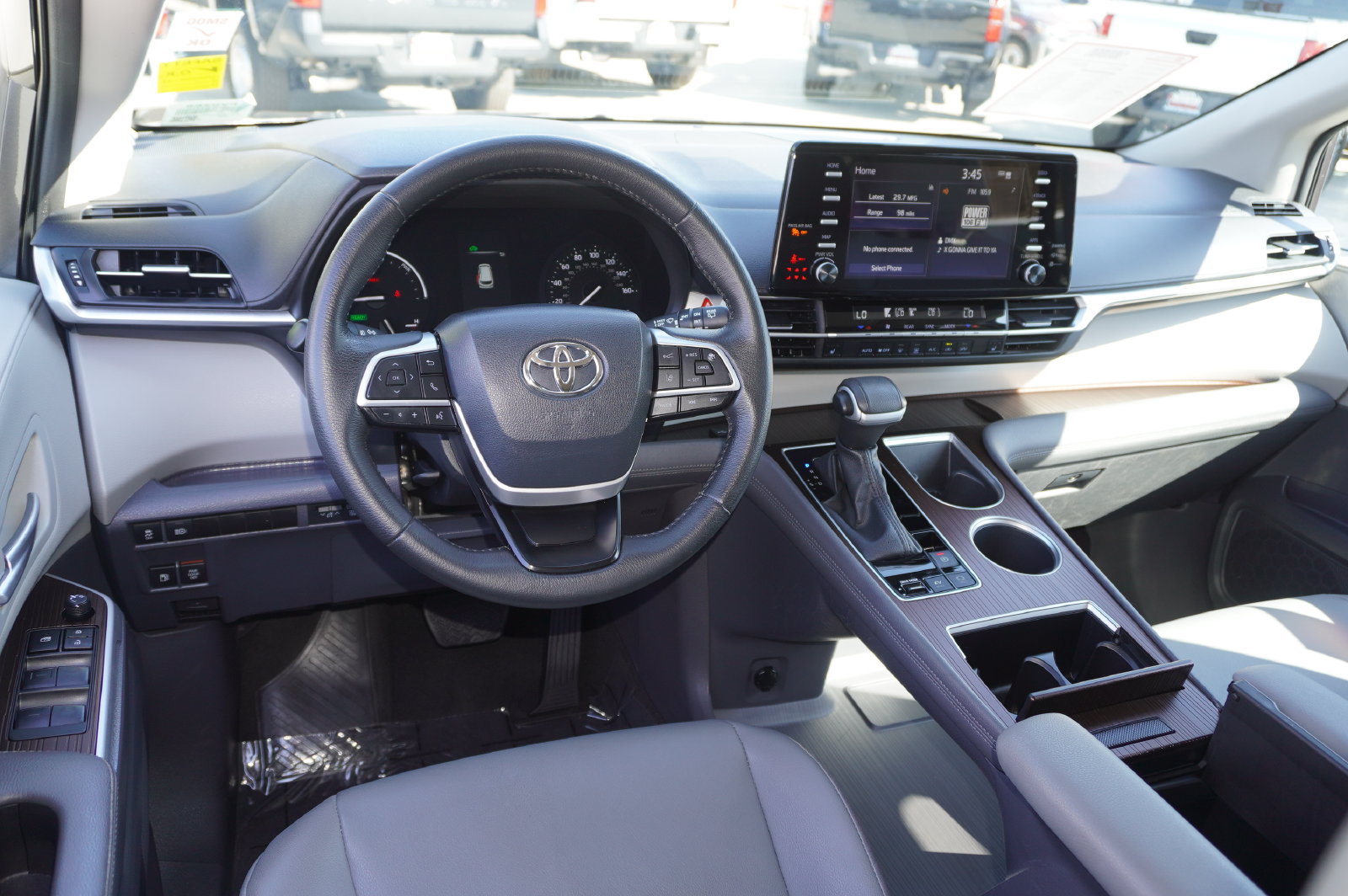 Certified 2023 Toyota Sienna XLE FWD image 13