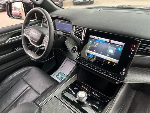 Used 2024 Jeep Wagoneer Series III AWD/4WD image 32