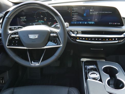 Certified 2025 Cadillac Lyriq Luxury image 15