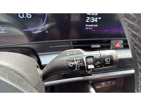 Used 2025 Kia Sportage EX FWD image 16