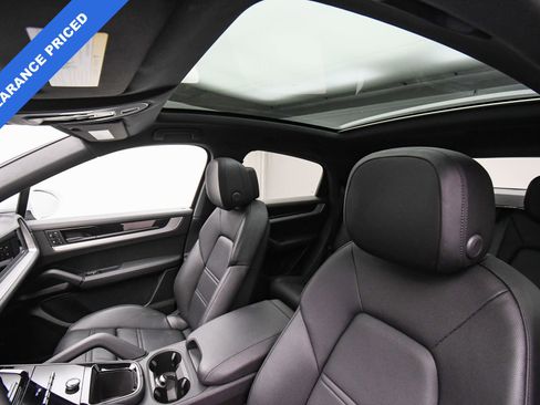 Used 2024 Porsche Cayenne Coupe image 49
