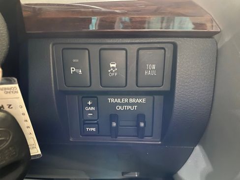 Used 2017 Toyota Tundra Limited image 15