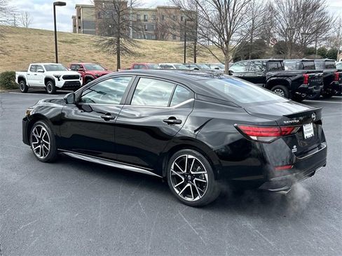 Used 2025 Nissan Sentra SR w/ SR Premium Package image 6