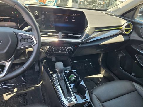 Used 2025 Chevrolet Trax ACTIV w/ Driver Confidence Package FWD image 18