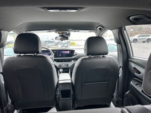 Used 2025 Buick Envista Preferred image 26