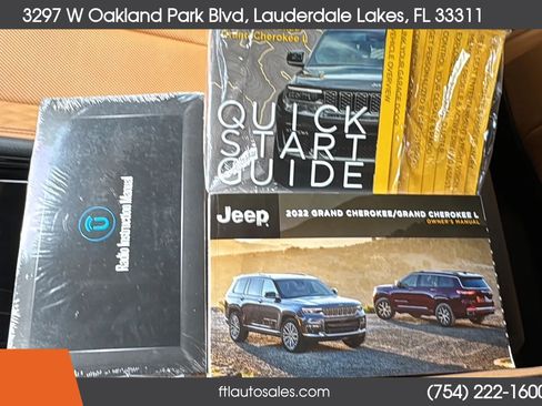 Used 2022 Jeep Grand Cherokee Summit w/ Luxury Tech Group V AWD/4WD image 88