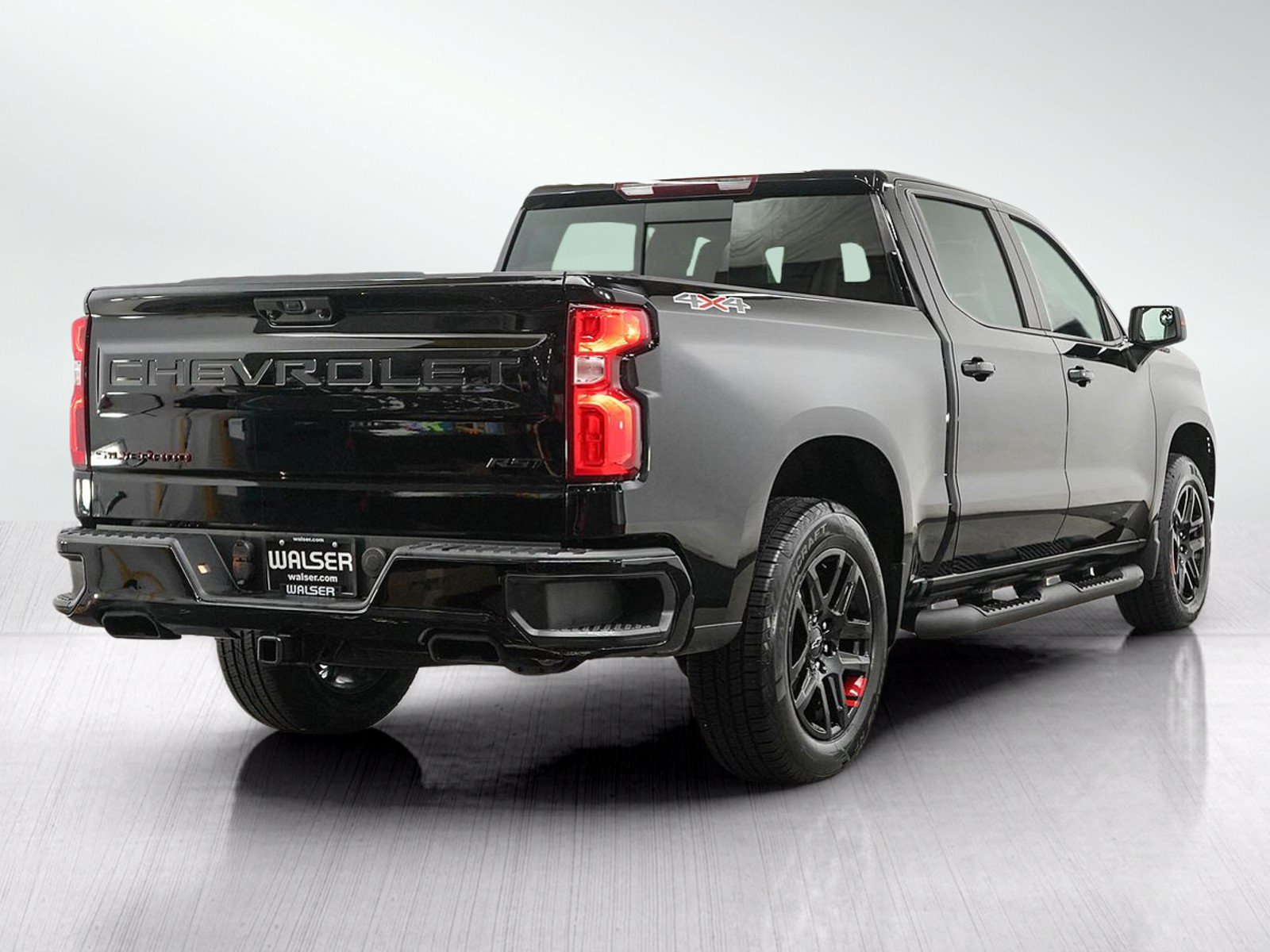 Used 2024 Chevrolet Silverado 1500 RST w/ Redline Edition AWD/4WD image 5