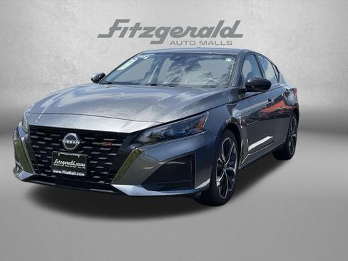 Used 2024 Nissan Altima 2.5 SR FWD image 2