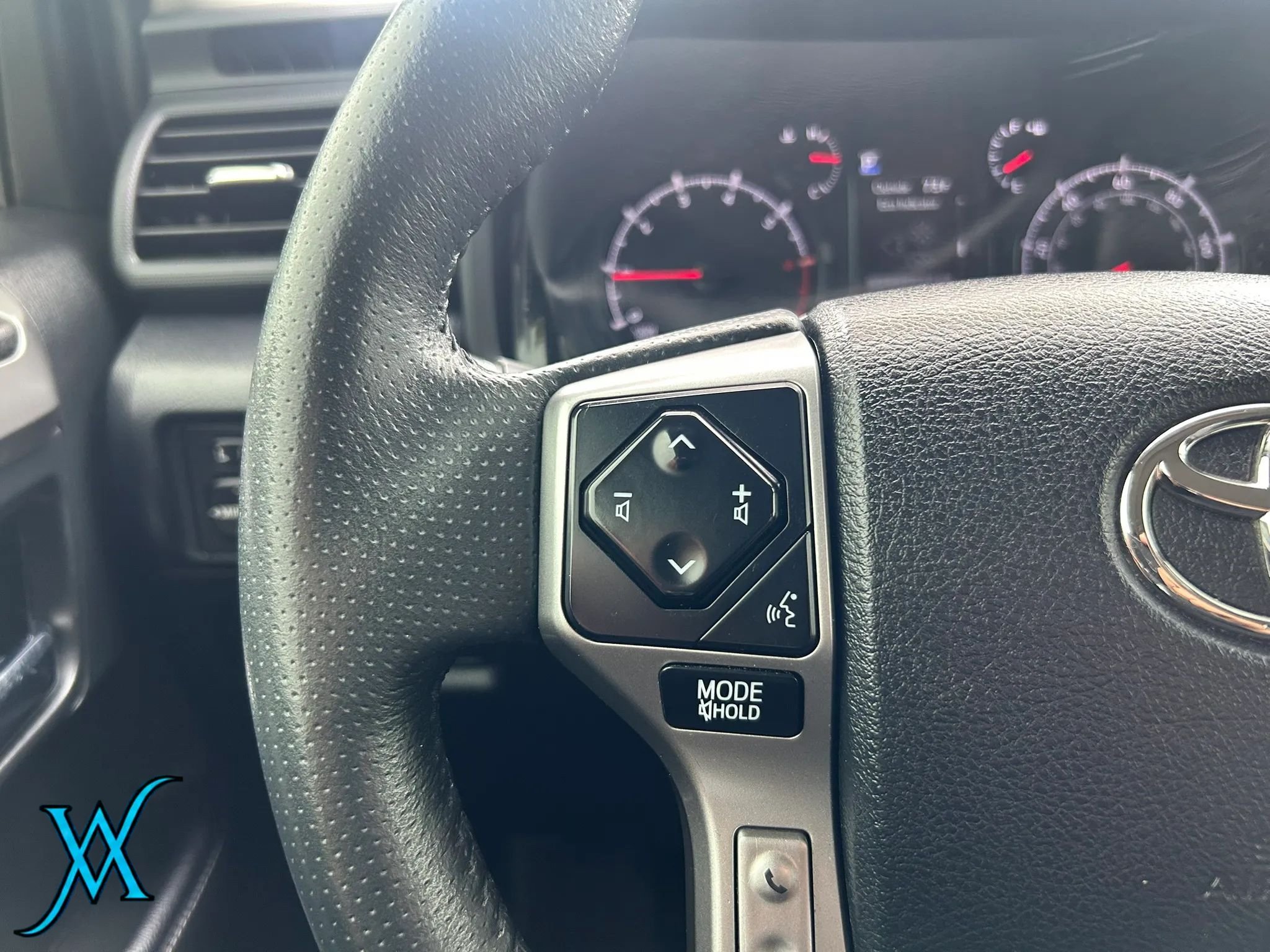 Used 2021 Toyota 4Runner SR5 Premium w/ Moonroof Package AWD/4WD image 38