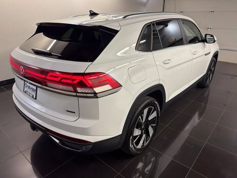 Used 2025 Volkswagen Atlas Cross Sport SE AWD/4WD image 6