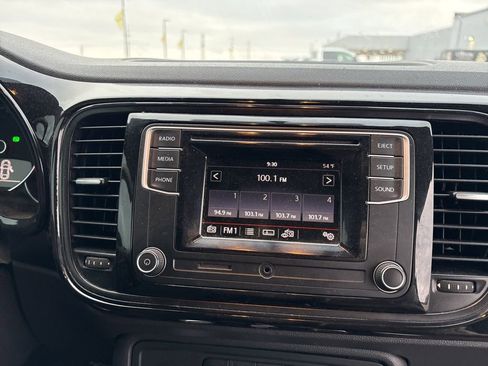 Used 2018 Volkswagen Beetle 2.0T S image 17