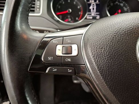 Used 2017 Volkswagen Jetta SE FWD image 17