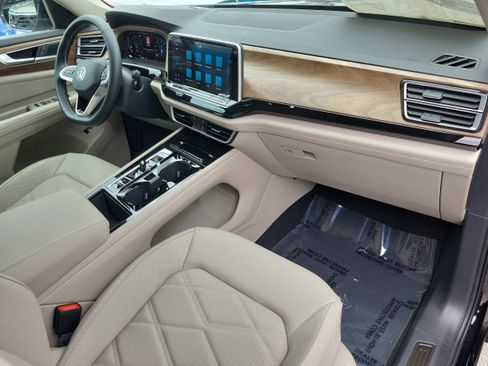 New 2026 Volkswagen Atlas SE FWD image 11