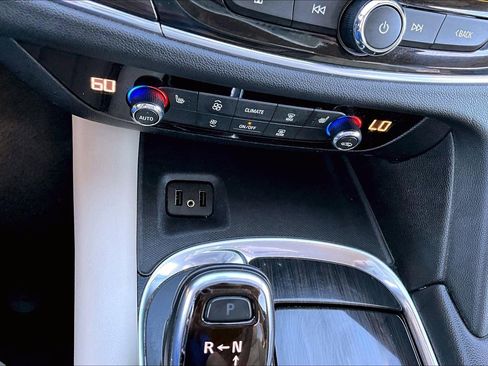 Used 2019 Buick Enclave Essence image 20