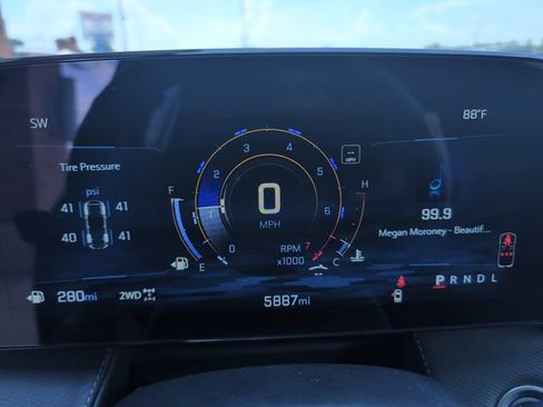 Used 2025 Chevrolet Equinox LT w/ Convenience Package II AWD/4WD image 16
