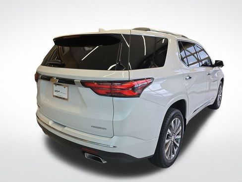 Used 2023 Chevrolet Traverse Premier image 5