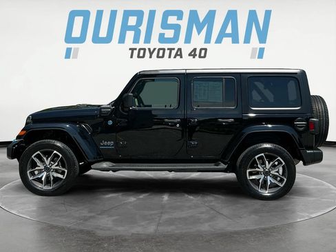 Used 2024 Jeep Wrangler Unlimited w/ Convenience Group AWD/4WD image 4