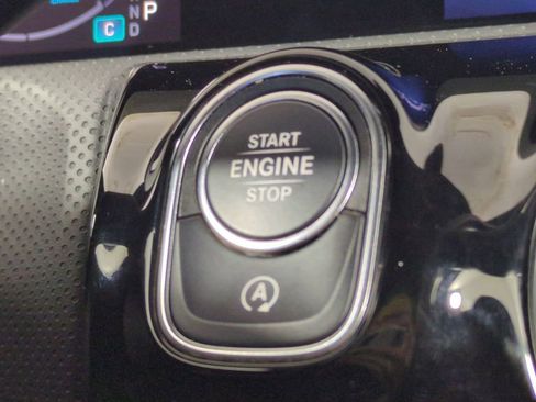 Used 2025 Mercedes-Benz CLA 250 image 33