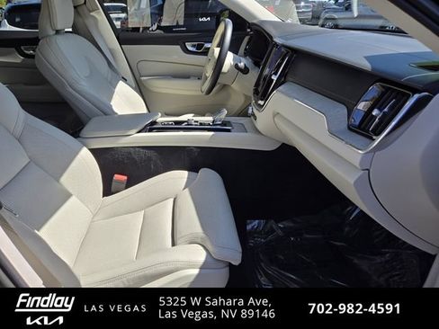 Used 2023 Volvo XC60 B5 Ultimate w/ Protection Package Premier FWD image 20