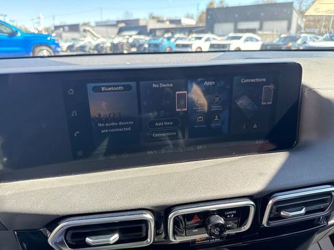 New 2026 Nissan Sentra SR w/ SR Premium Package FWD image 19