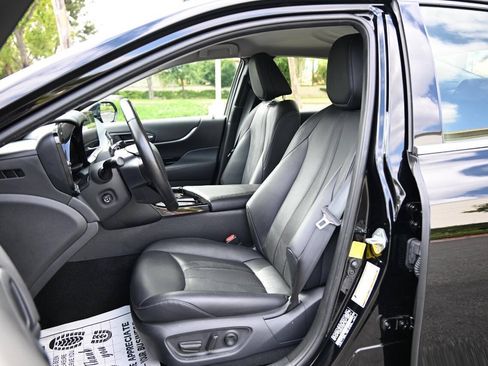 Used 2024 Toyota Mirai w/ Advanced Technology Package RWD image 16