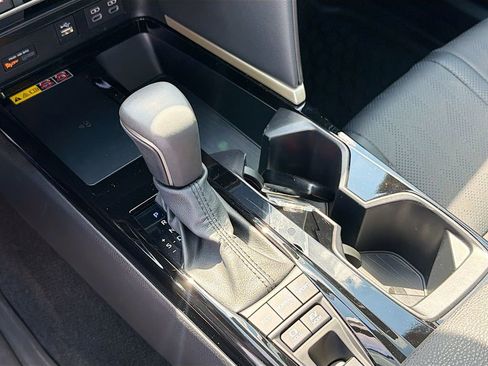 Used 2025 Toyota Camry XSE FWD image 16