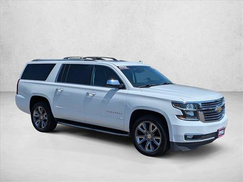 Used 2019 Chevrolet Suburban Premier AWD/4WD image 3
