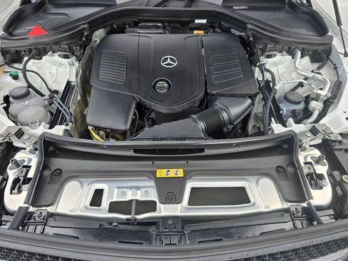 Used 2025 Mercedes-Benz GLC 350e 4MATIC w/ AMG Line image 9