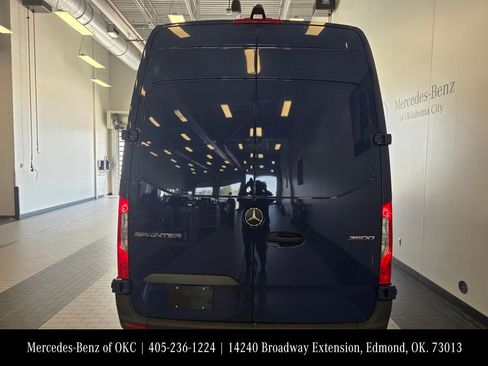 Certified 2024 Mercedes-Benz Sprinter 2500 image 6