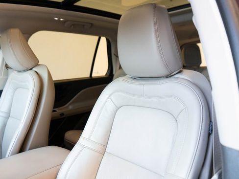 Used 2023 Lincoln Aviator Reserve w/ Equipment Group 201A image 16
