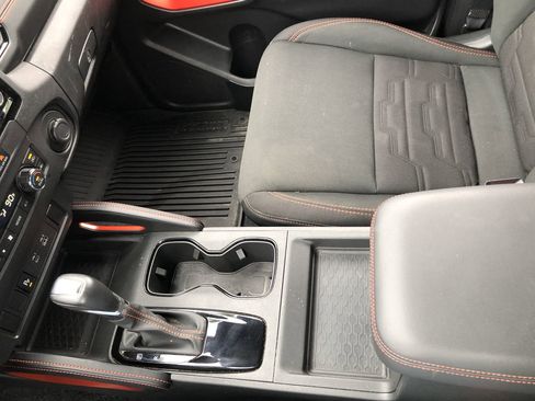 Used 2024 Nissan Frontier PRO-4X w/ Technology Package image 17