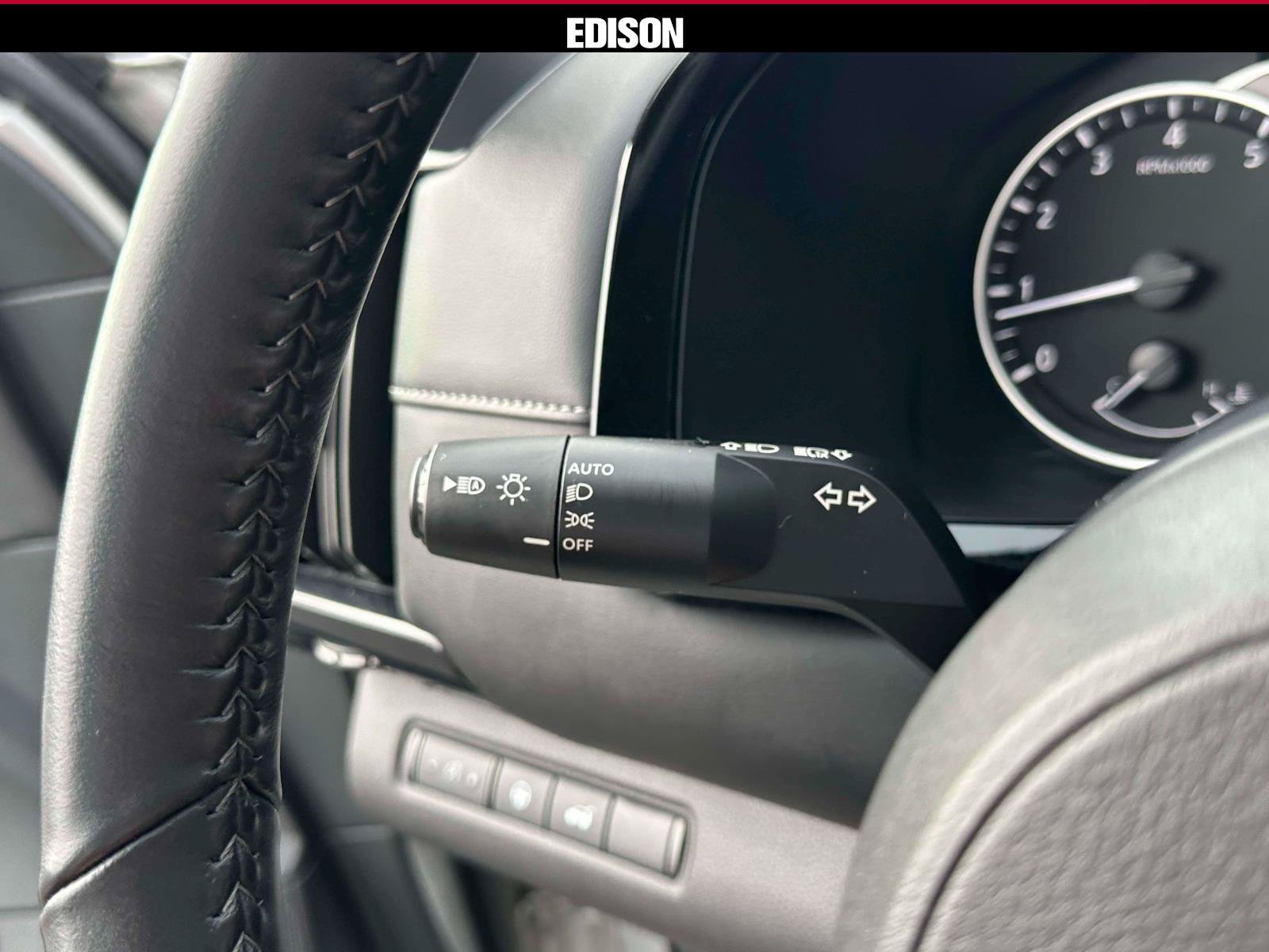 Used 2025 Nissan Pathfinder SV AWD/4WD image 22