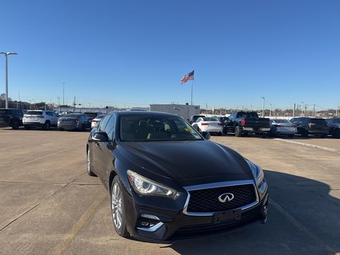Used 2018 INFINITI Q50 Luxe image 2