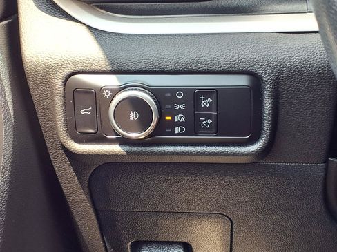 Used 2023 Ford Explorer XLT w/ Equipment Group 202A AWD/4WD image 20