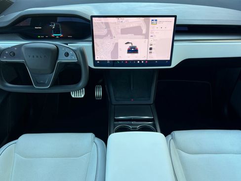 Used 2022 Tesla Model X Plaid image 13