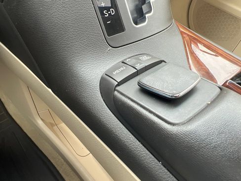 Used 2013 Lexus RX 450h AWD w/ Navigation Pkg image 29