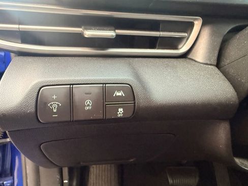 Used 2023 Hyundai Elantra SE image 13