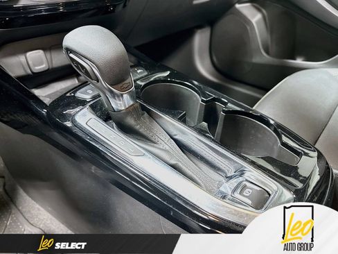 Used 2025 Chevrolet Trax ACTIV w/ Sunroof Package FWD image 18