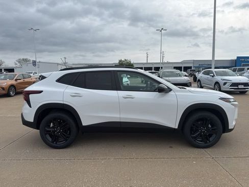 New 2026 Chevrolet Trax ACTIV w/ Driver Confidence Package FWD image 2